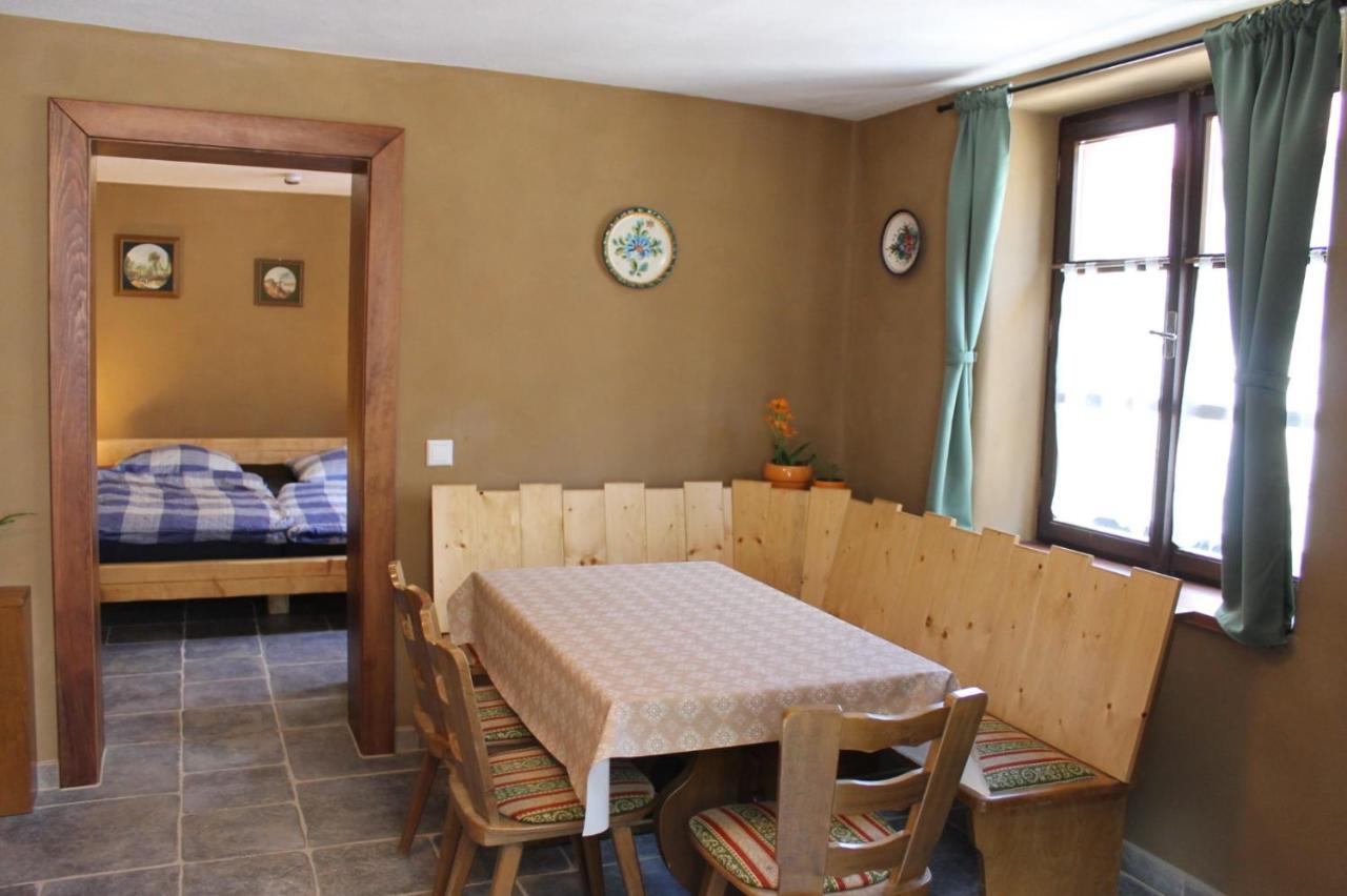 Feriengut Zum Trinkstorch Apartment Leinsweiler Exterior photo
